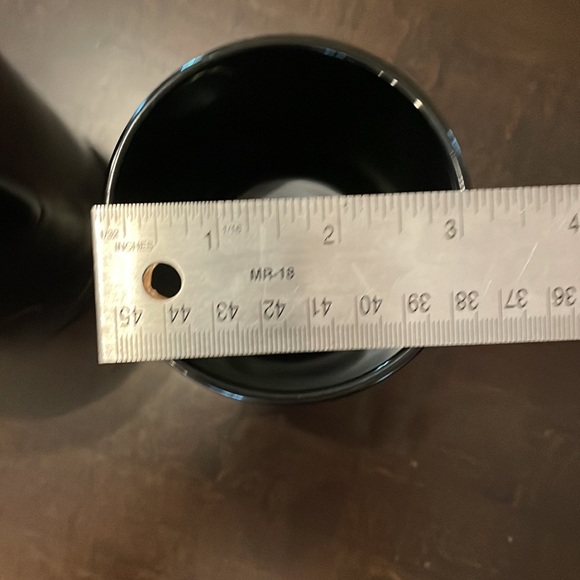 Rae Dunn, set of 2 “Brows” and “Lips” black glass holders - Picture 7 of 7